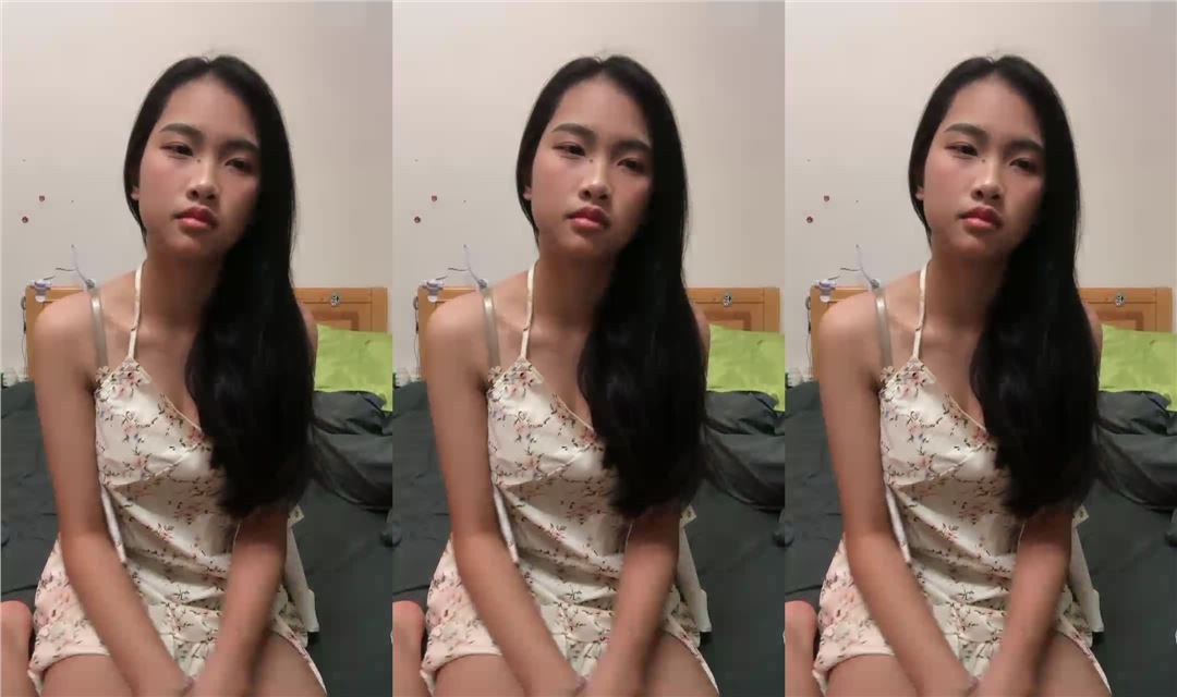 极品美乳文静小姐姐，男友居家操逼，一对美乳又大又挺，骑乘自己动，后入姿势爆操