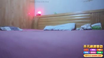 快餐店高颜站街女，鸡窝里飞出金凤凰