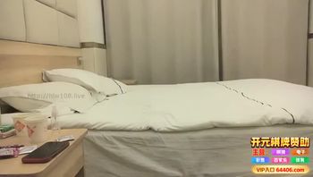 兼职轻熟女人妻，被小哥操的很满足