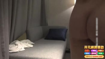 性感长靴御姐：你的太大了轻点有点疼